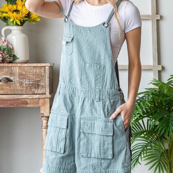 #314 OLI & HALI WASHED POCKET DETAIL MINI CARGO SHORTS - JADE - Picture 2 of 7